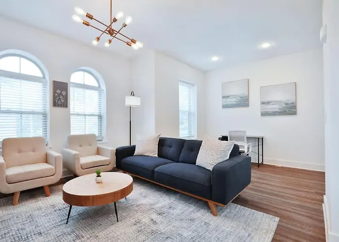 Holiday home Contemporary Vintage Near Downtown *