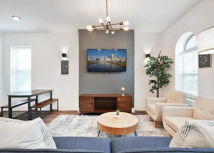 Contemporary Vintage Near Downtown Columbus