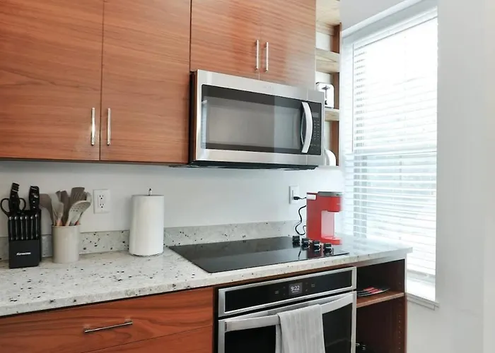 Contemporary Vintage Near Downtown Columbus